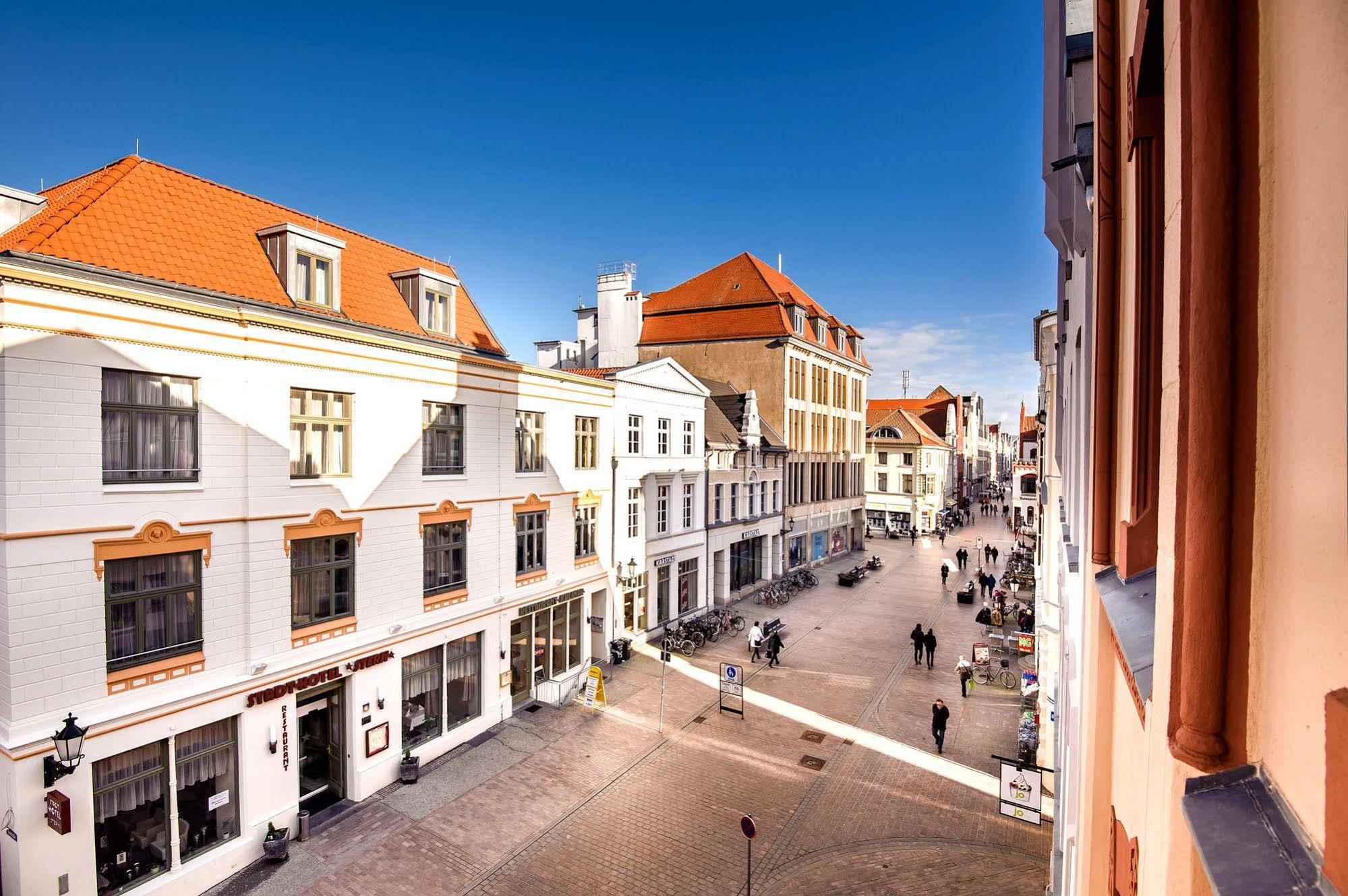 Stadthotel Stern Wismar Exterior photo